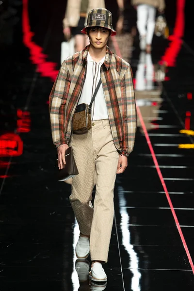 Look 28